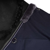 EQUITHÈME Turnout Rug Tyrex con faldón abdominal 600D 300g Marino/Gris Puntos EQUITHÈME Turnout Rug Tyrex con faldón abdominal 600D 300g Marino/Gris Puntos