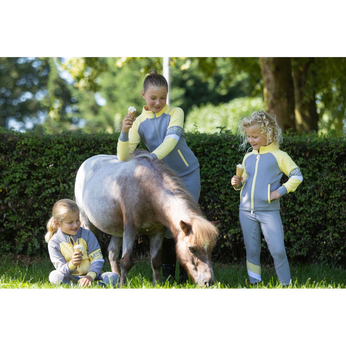 Mrs. Ros Chaqueta de entrenamiento Zoë Mini Topping Grey Mrs. Ros Chaqueta de entrenamiento Zoë Mini Topping Grey