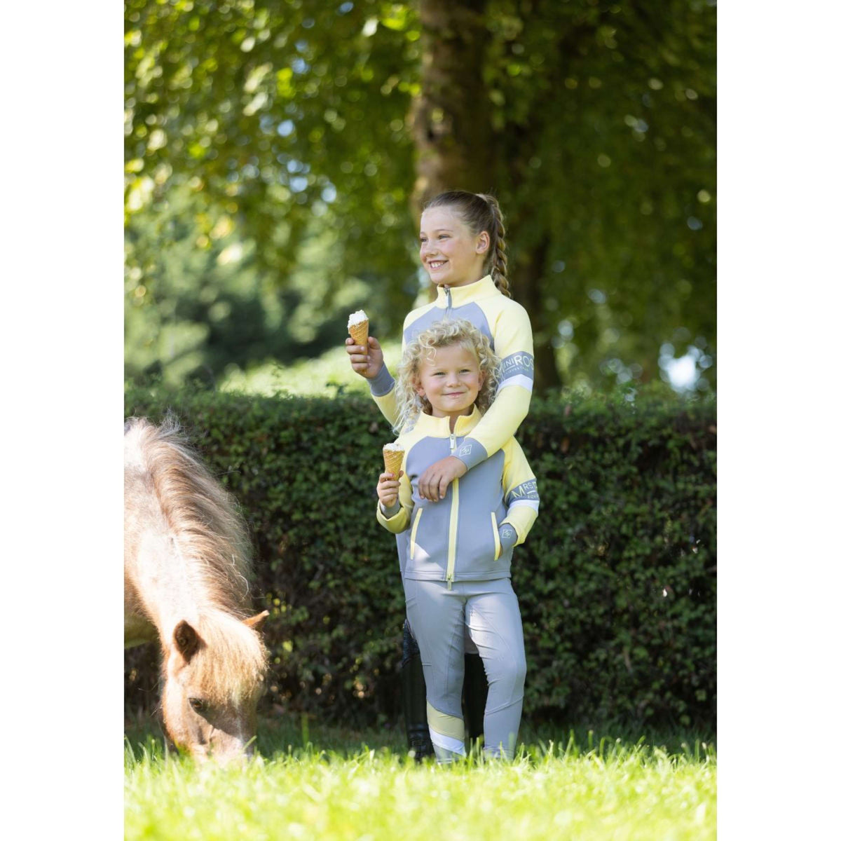 Mrs. Ros Chaqueta de entrenamiento Zoë Mini Topping Grey Mrs. Ros Chaqueta de entrenamiento Zoë Mini Topping Grey