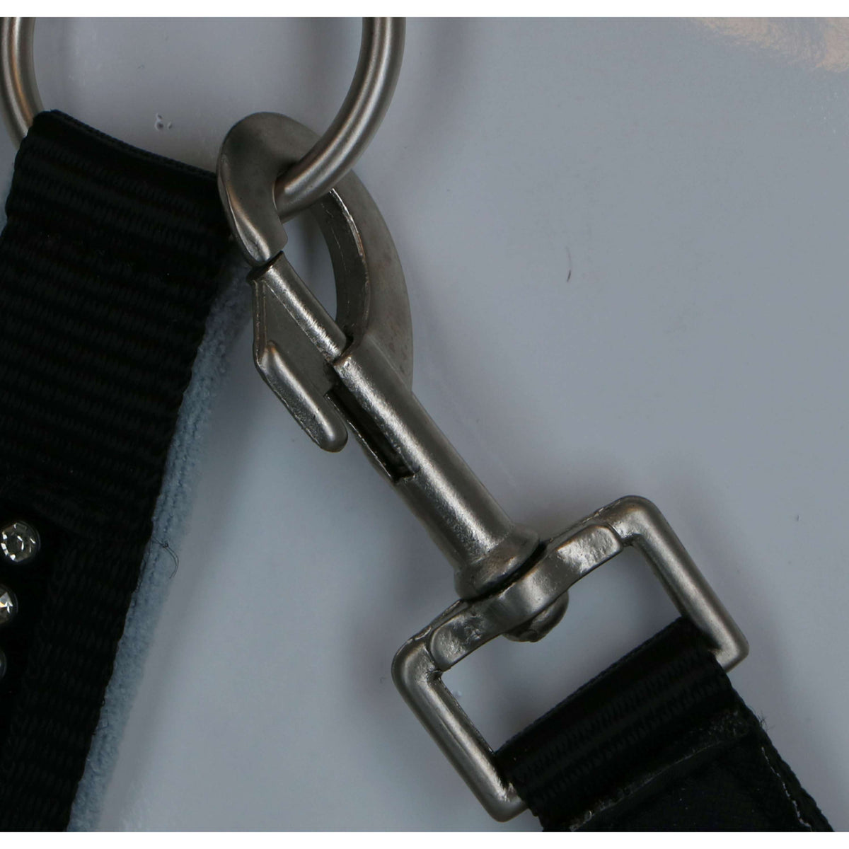 HKM Cabezada + Cuerda Crystal For Spanish: Forro Suave Negro Gris