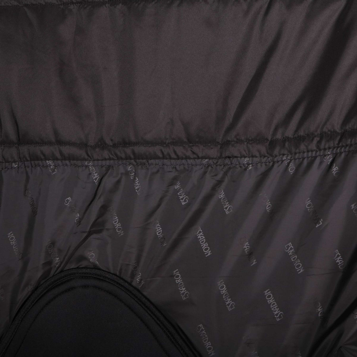 Eskadron Turnout Rug Gamma 840D 150g Negro