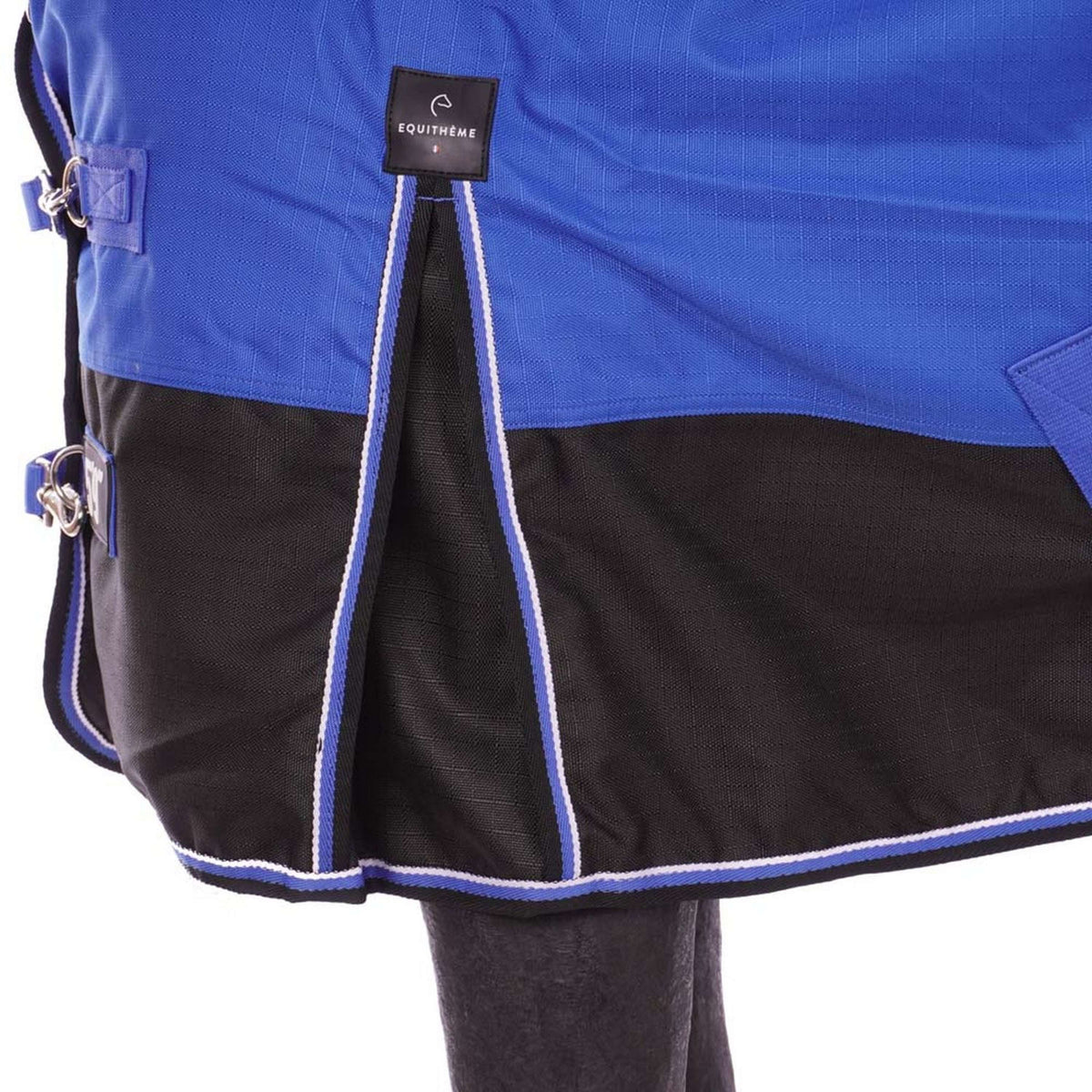 EQUITHÈME Alfombra de Exterior Tyrex 1200D Aisance 50g con Media Cuello Azul/Negro