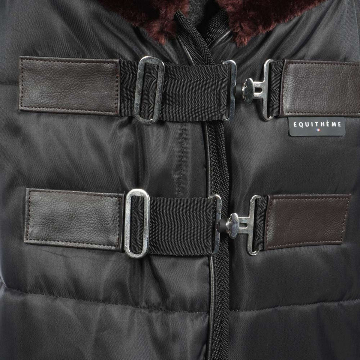 EQUITHÈME Manta de Establo Teddy Negro/Marrón