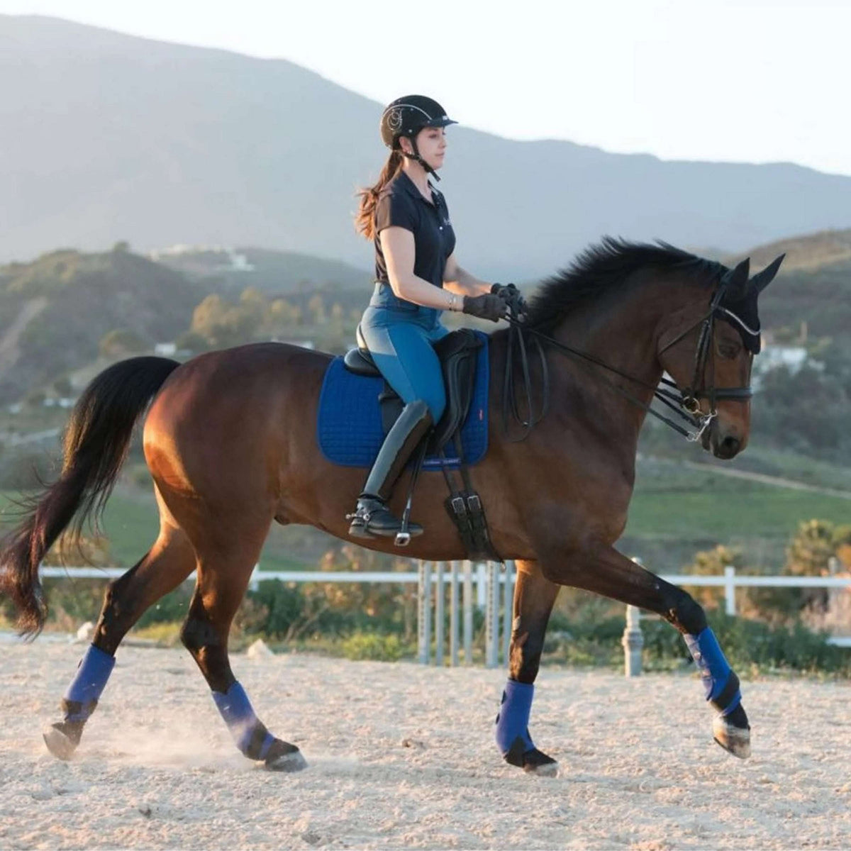 LeMieux Mantilla Luxury Square Doma Azul Benetton