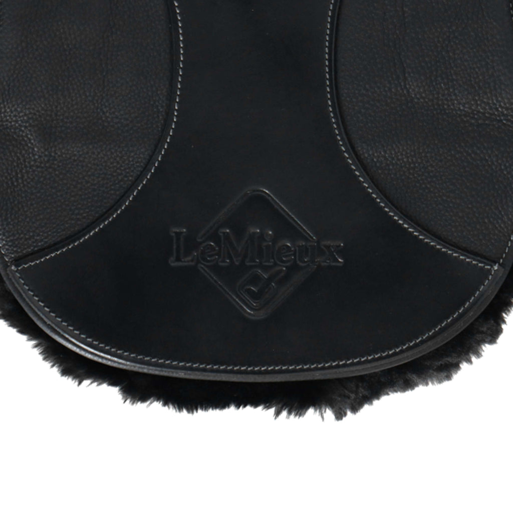 LeMieux Cincha Arkia Simu Contoured Corto Negro