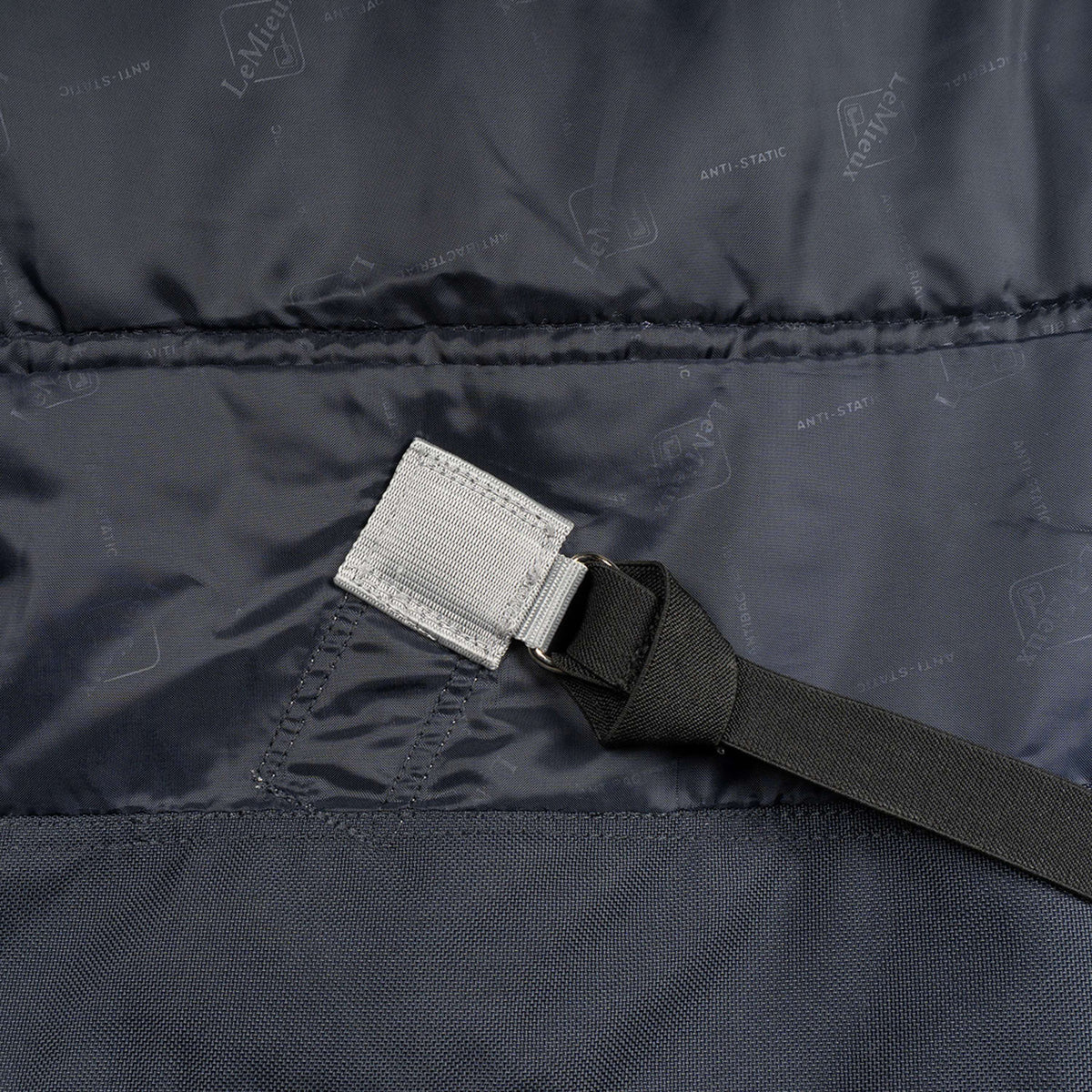 LeMieux Alfombra Arika Storm-Tek Turnout 200g Navy