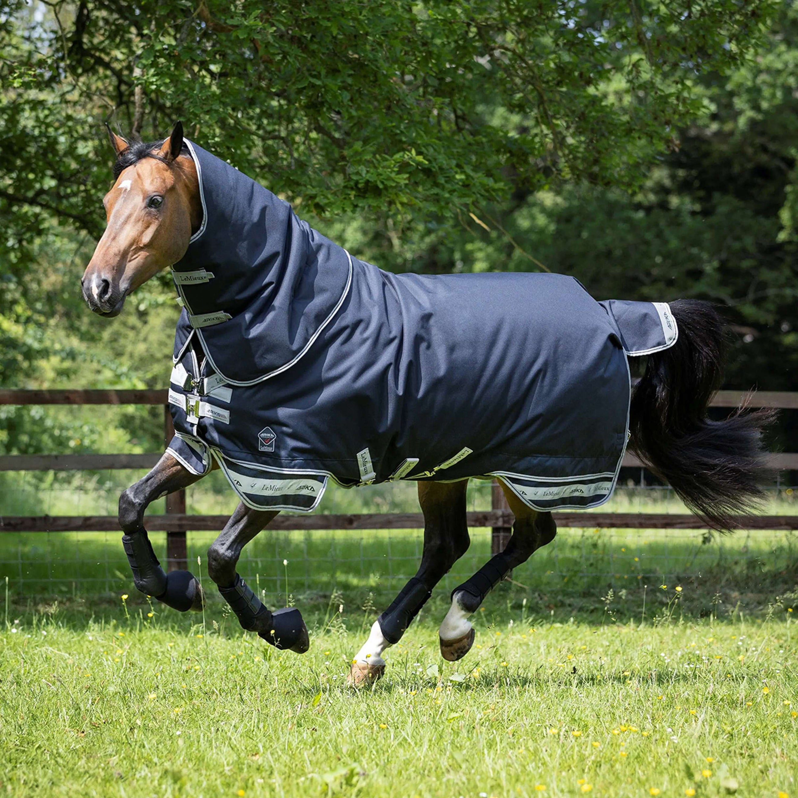 LeMieux Alfombra Arika Storm-Tek Turnout 200g Navy