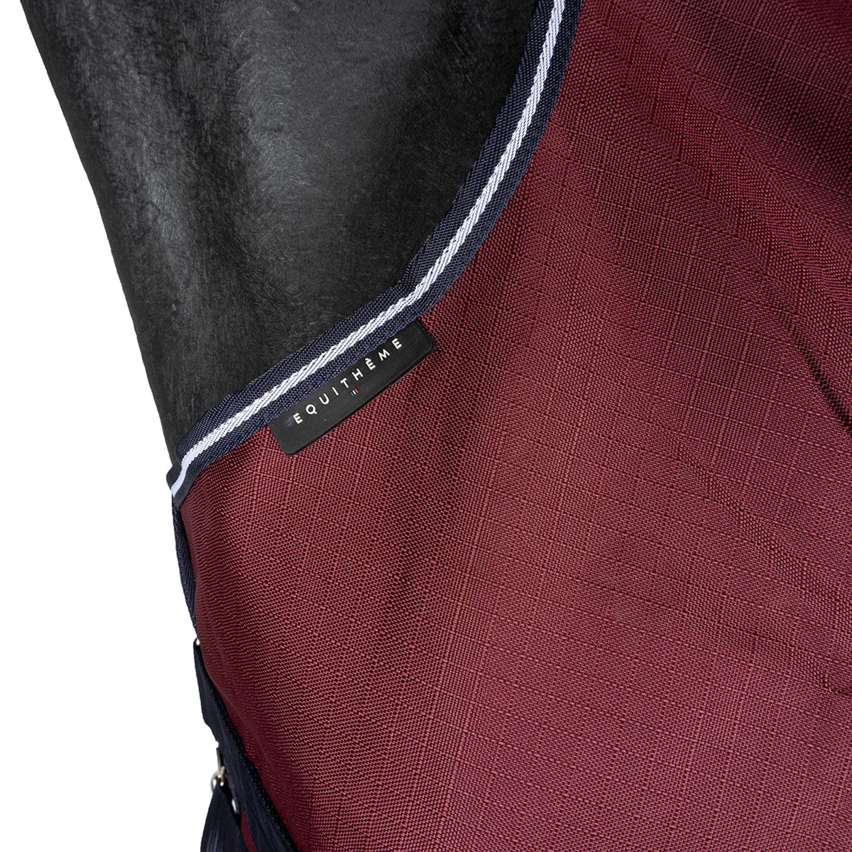 EQUITHÈME Alfombra de Exterior 1200D 50g High Neck Burdeos
