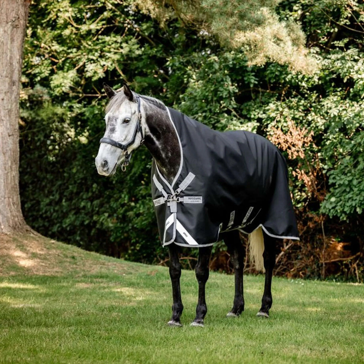 Amigo Wug Turnout 1200D 50g Negro/Gris/Plata