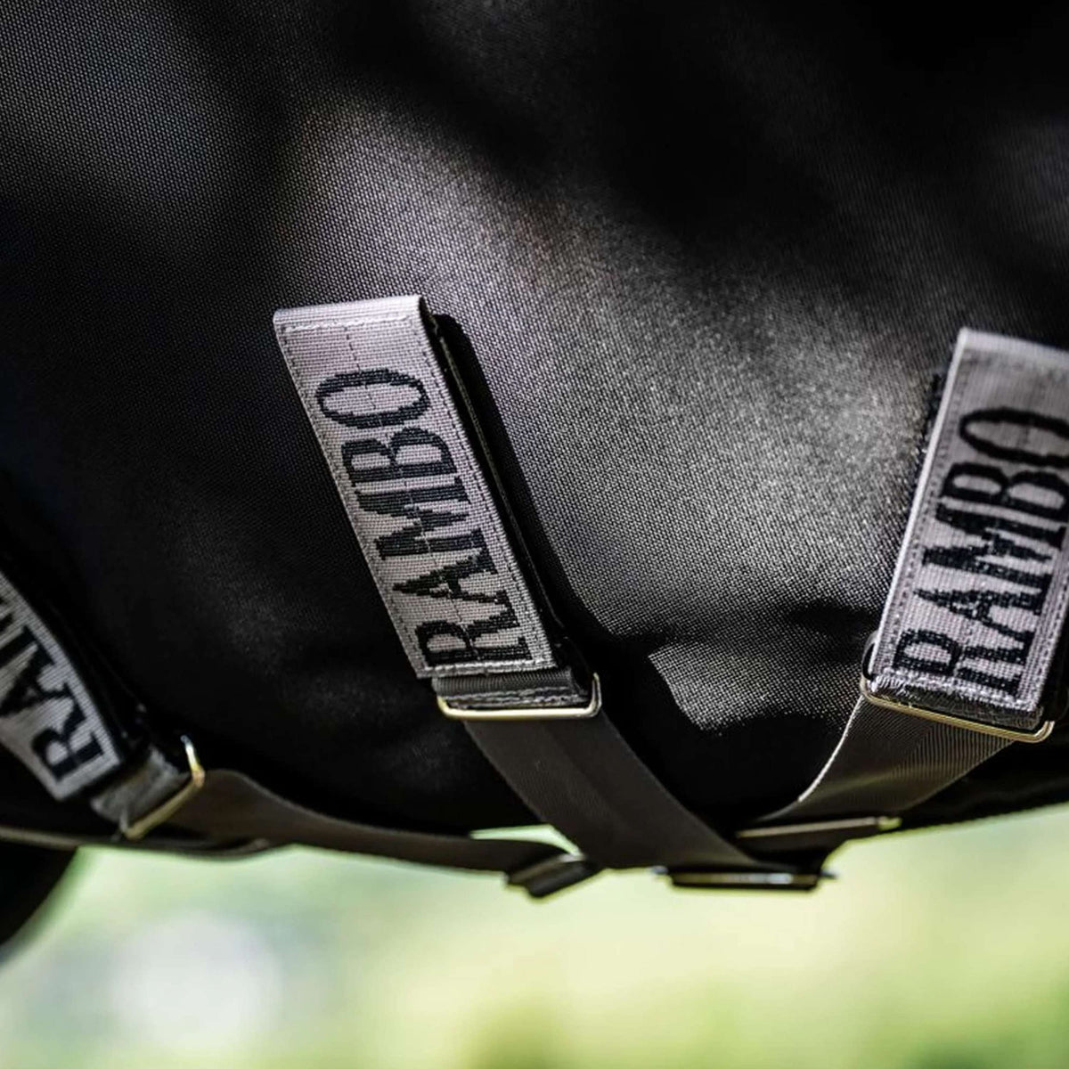 Rambo Turnout 1680D 0g Negro/Thunderstorm Grey/Plateado