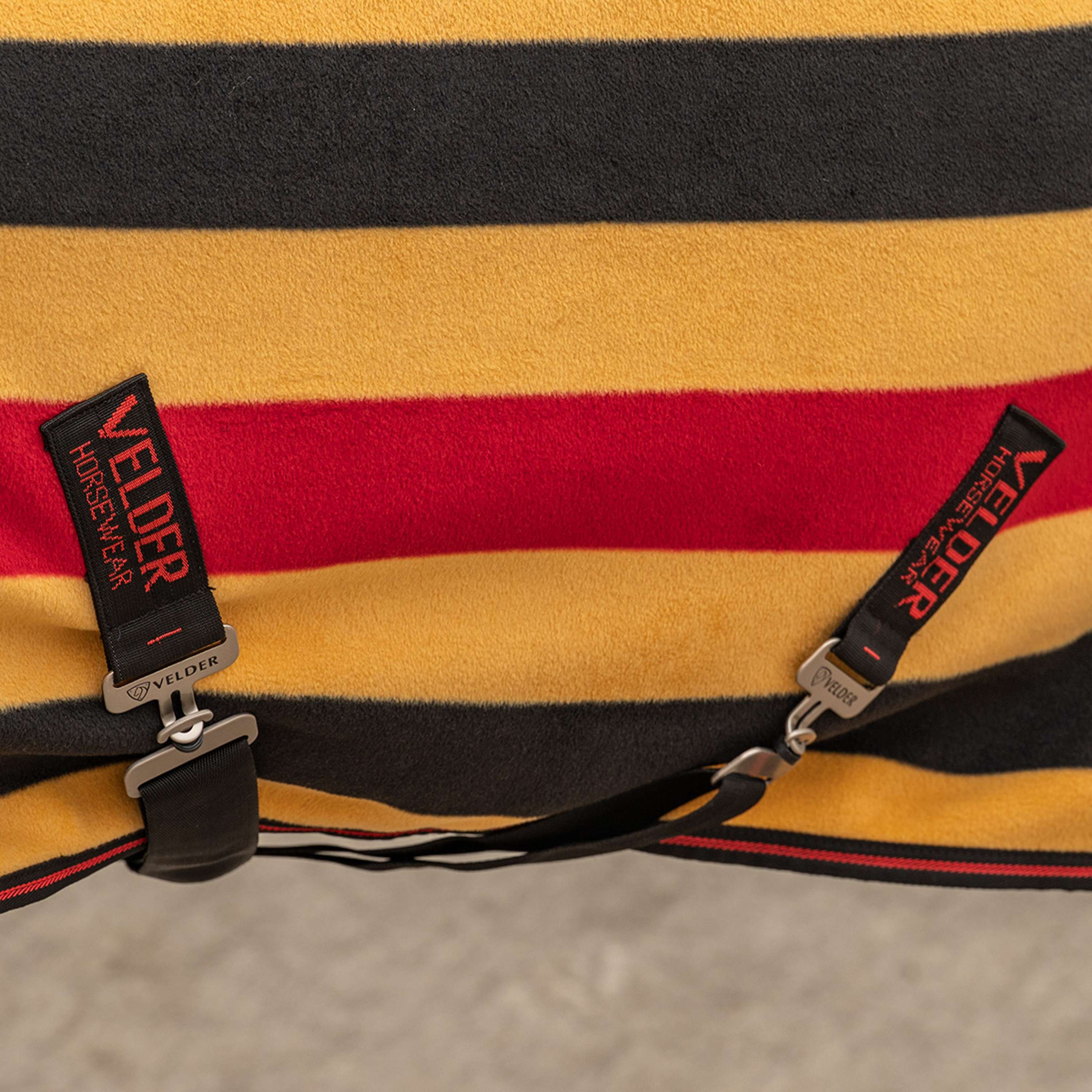 Velder Horsewear Premium Pony Deluxe Fleece Cooler Rug Negro/Amarillo