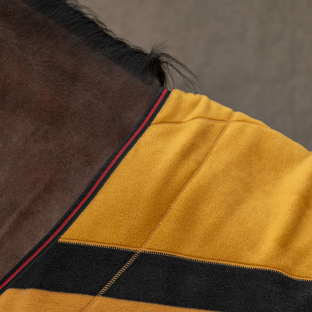 Velder Horsewear Premium Deluxe Fleece Cooler Rug Negro/Amarillo