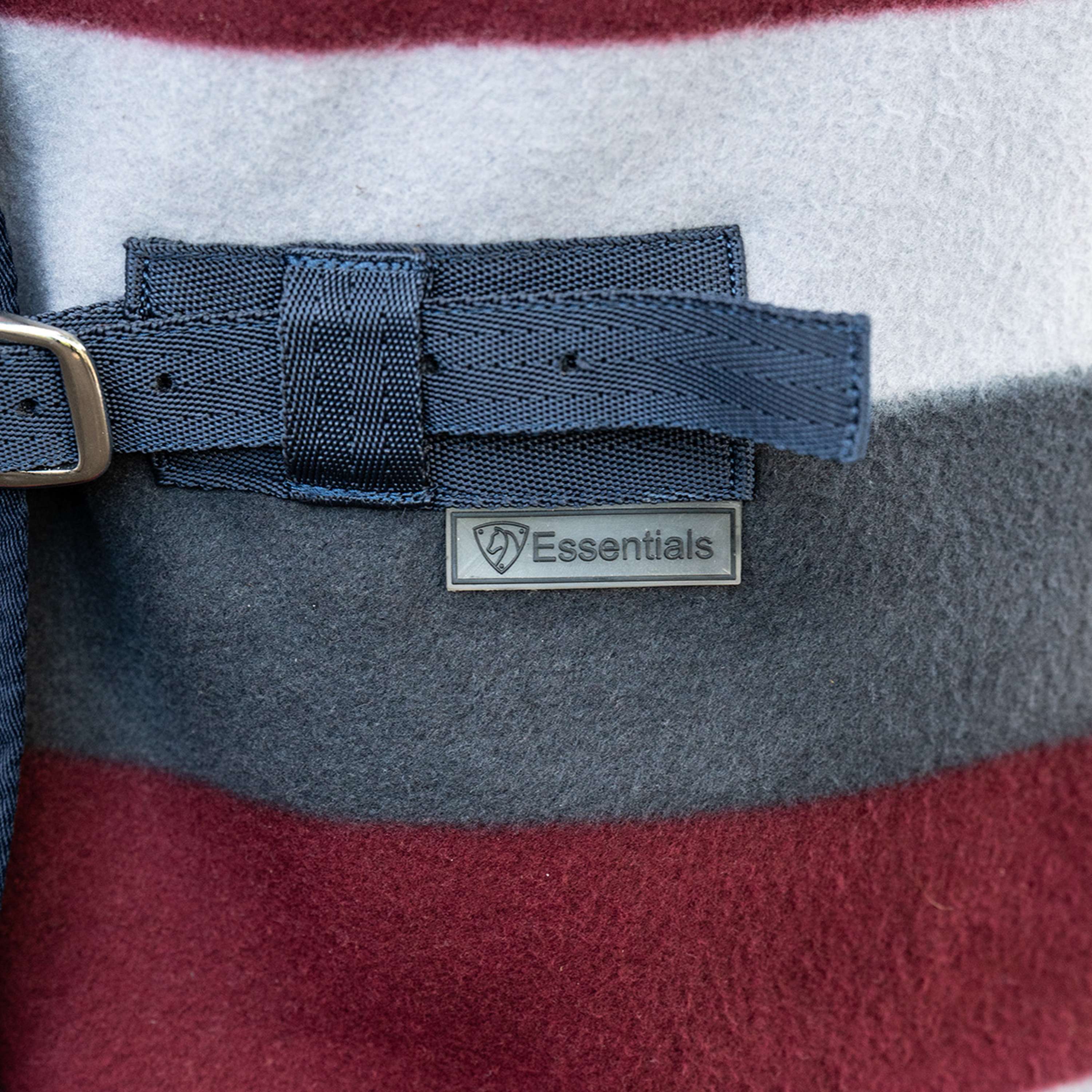 Velder Horsewear Essentials Manta de Forro Polar Polar Stripes Gris/Rojo Bordeaux
