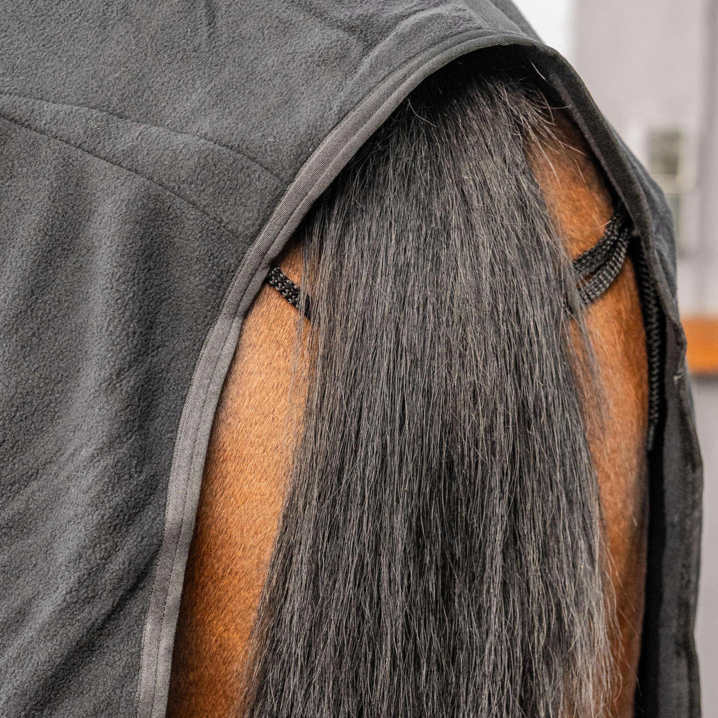 Velder Horsewear Essentials Manta de Forro Polar Comfy con cuello Negro