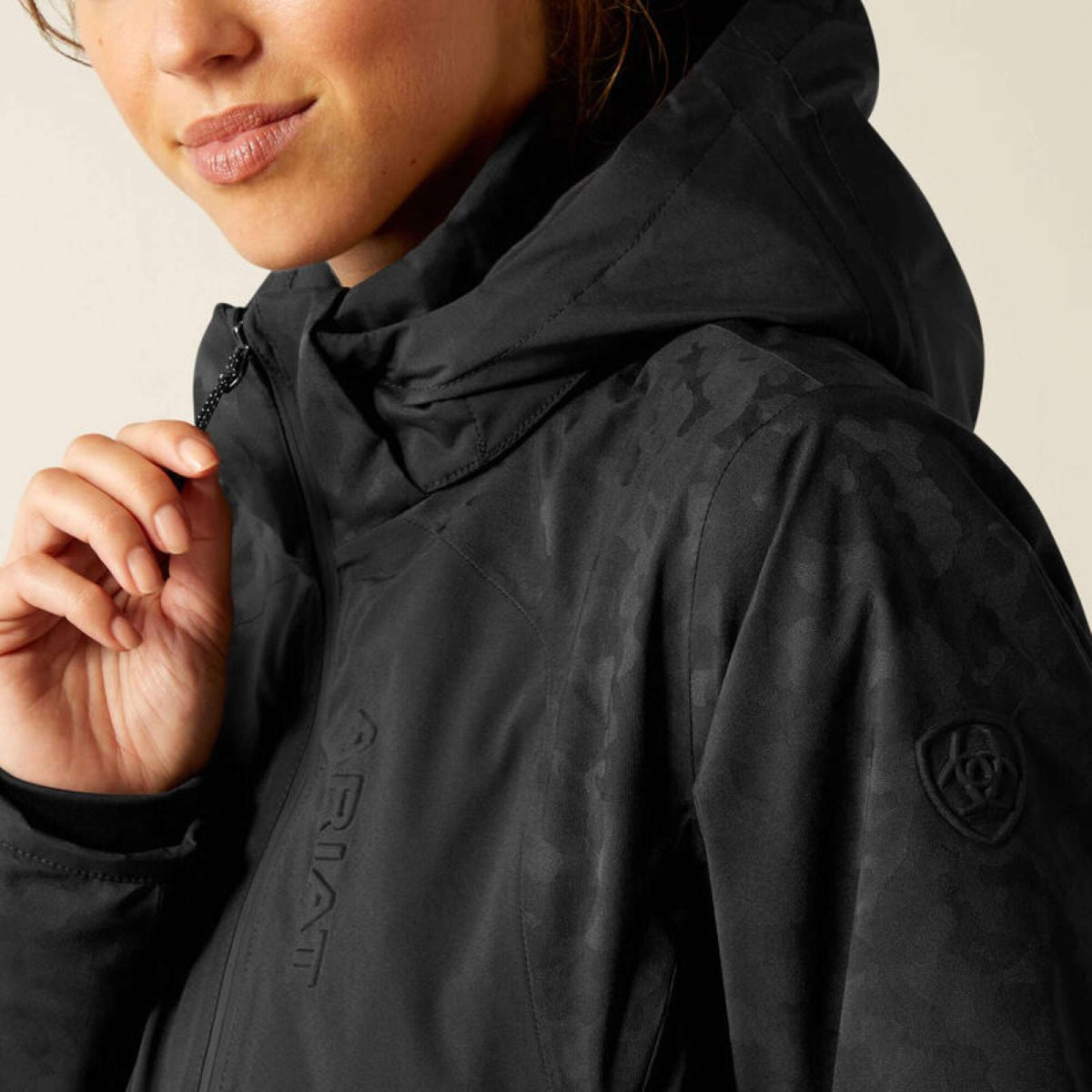 Ariat Chaqueta Valor 2.0 Waterproof Mujer Negro/Camo