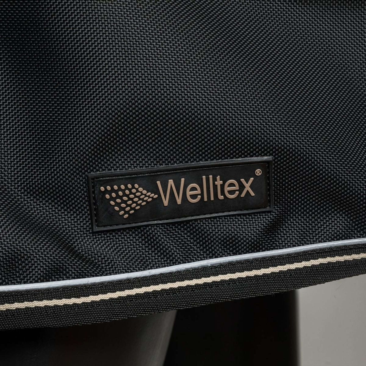 Back on Track Manta de Exterior Obsidian 300g con Cuello Desmontable Negro