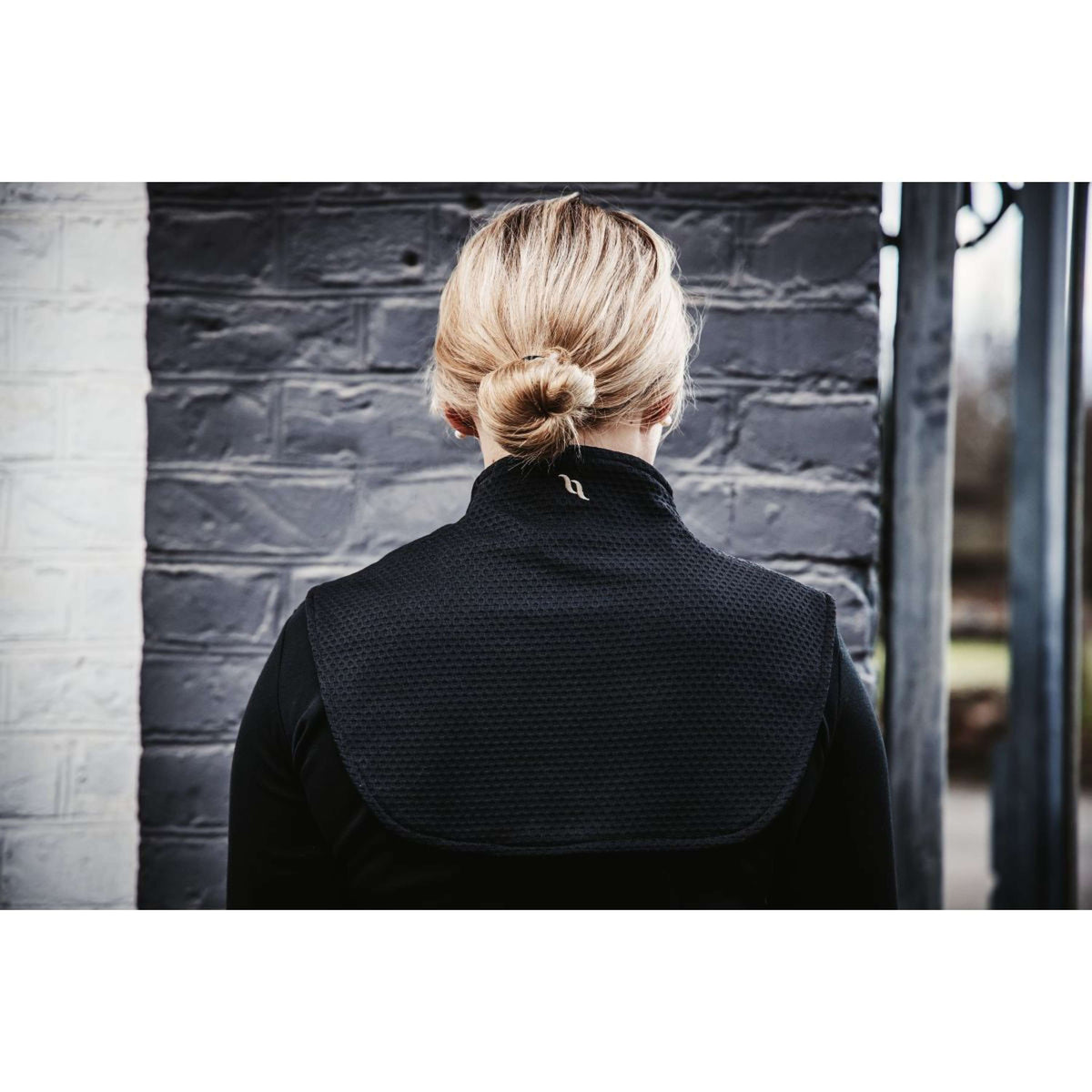 Back on Track Protector de Cuello Carnelian Negro