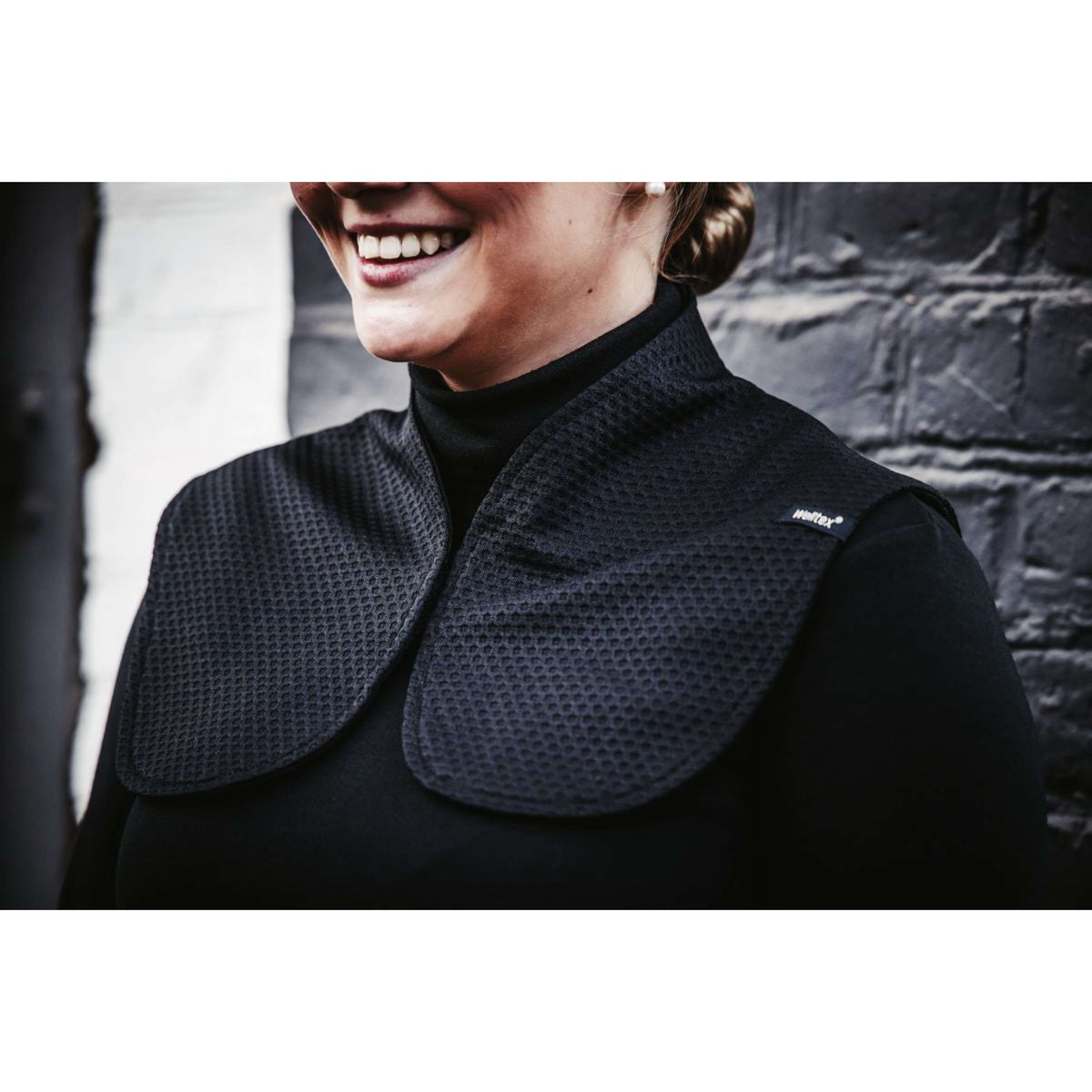 Back on Track Protector de Cuello Carnelian Negro