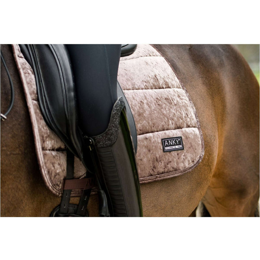 ANKY Mantilla Jubilee Doma Rosa de Cristal