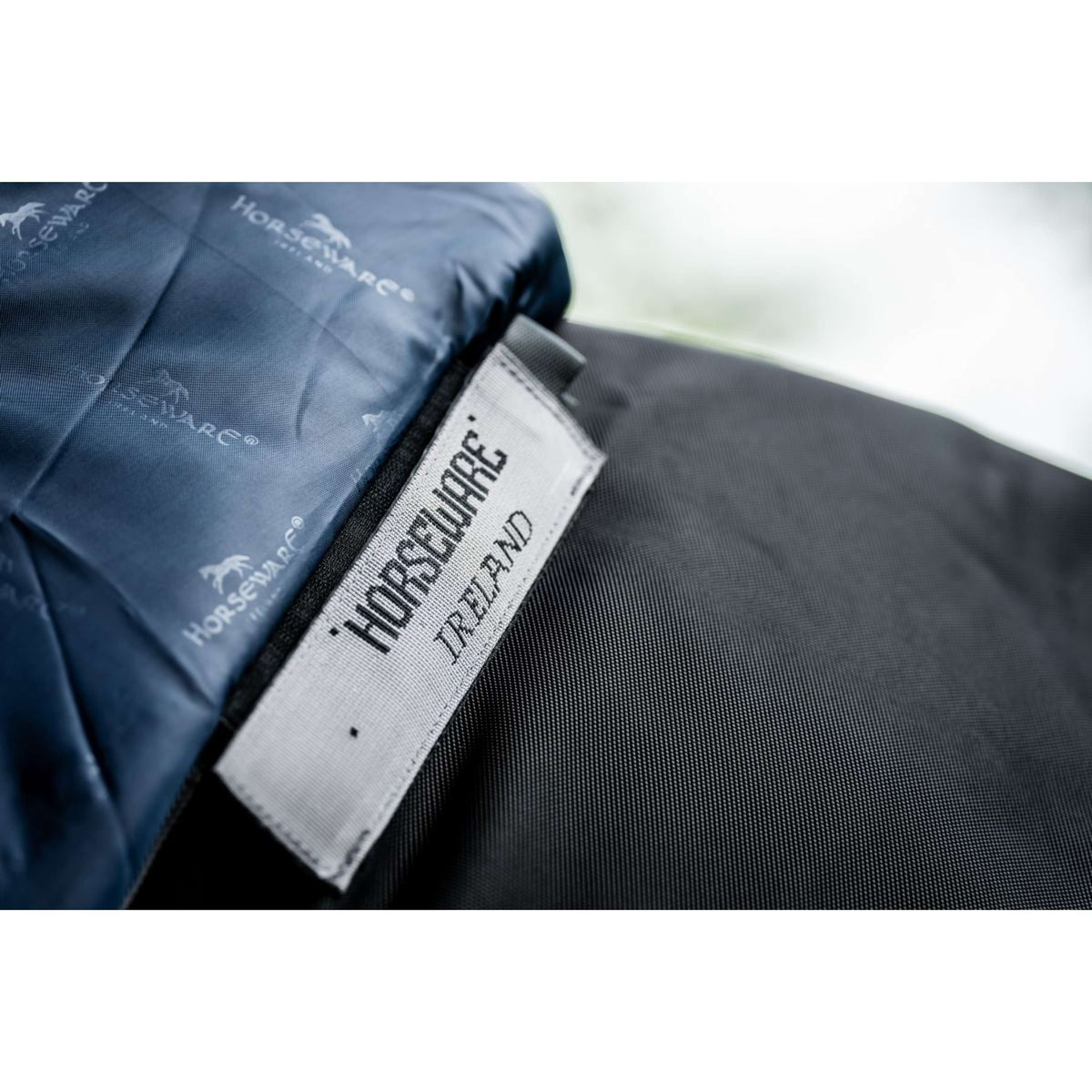 Rambo Turnout 1680D Plus 100g Negro/Thunderstorm Grey/Plateado