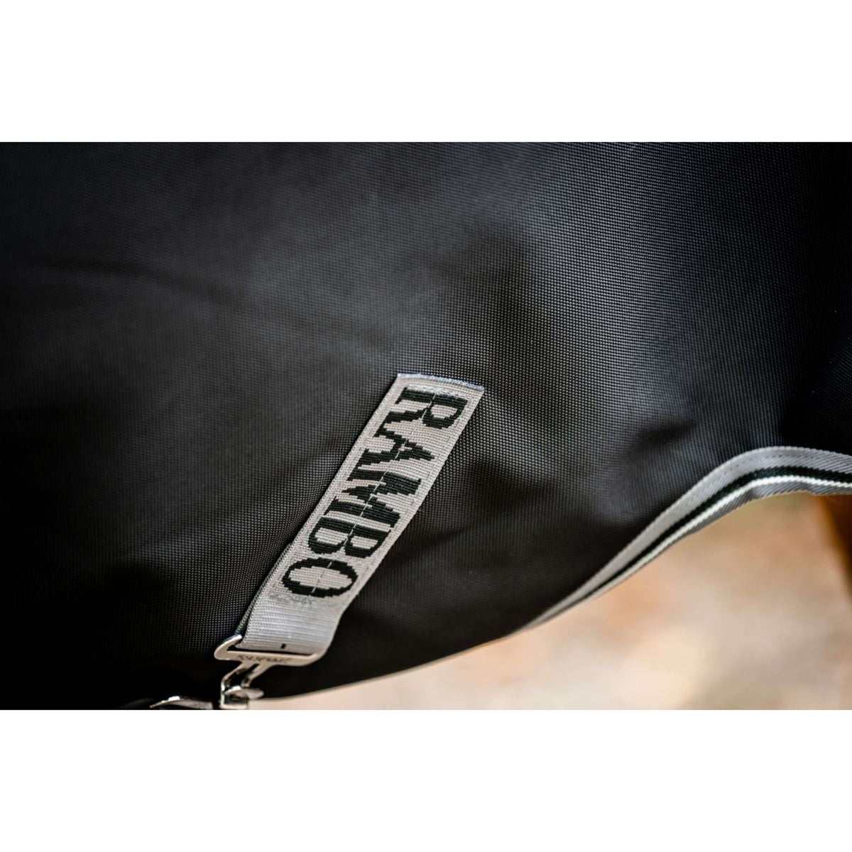 Rambo Turnout 1680D Plus 100g Negro/Thunderstorm Grey/Plateado