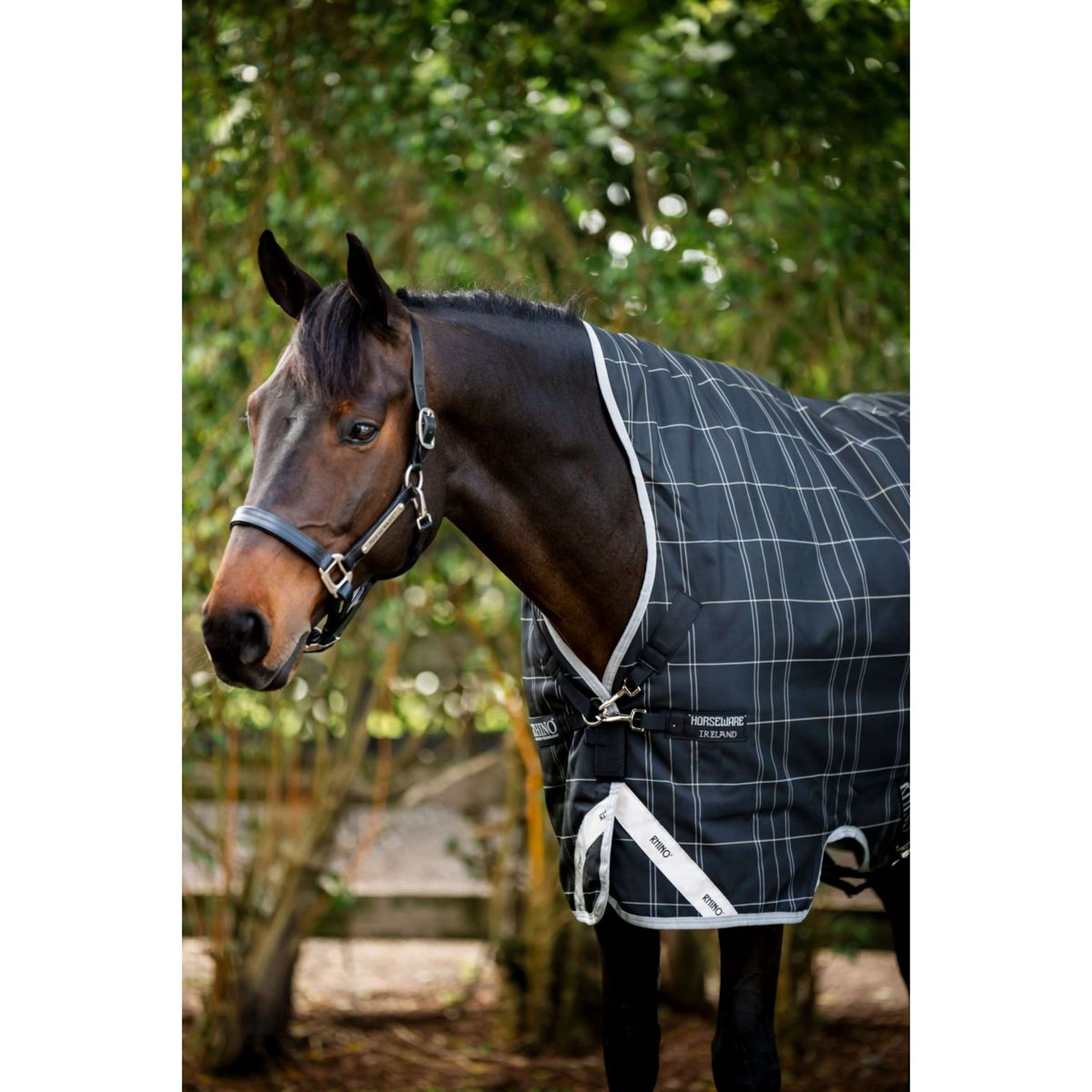 Rhino Wug Turnout Lite 100g Negro/Gris/Blanco Rhino Wug Turnout Lite 100g Negro/Gris/Blanco