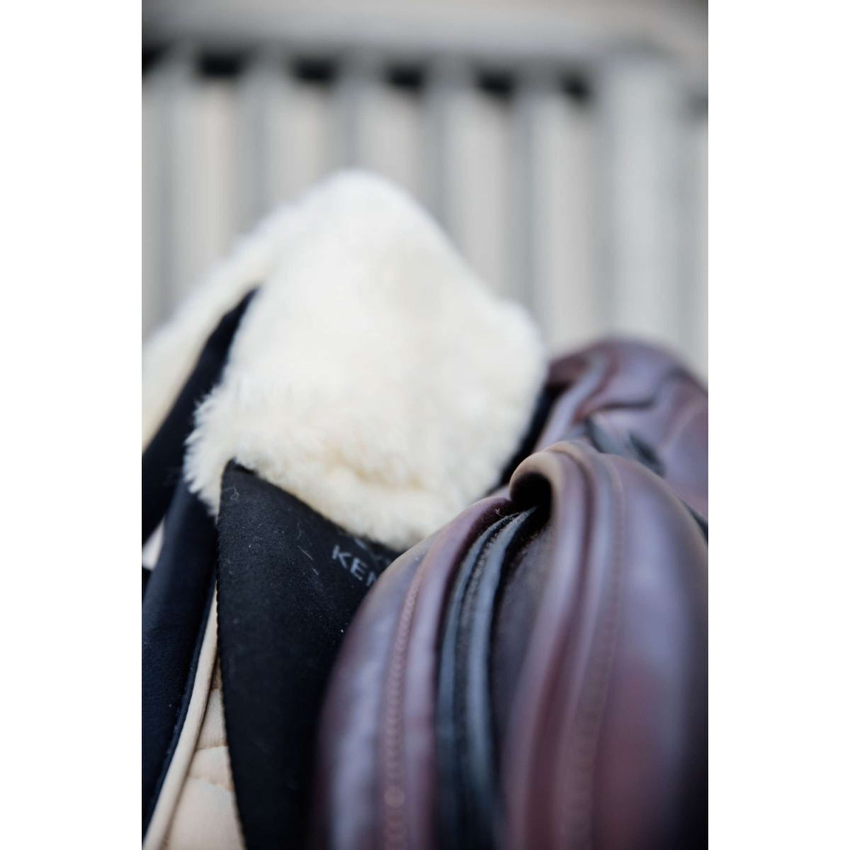 Kentucky Horsewear Mantilla Impact Equalizer Piel de Oveja Negro