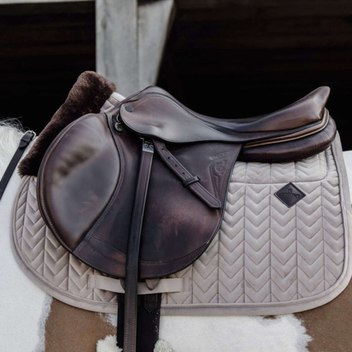Kentucky Horsewear Mantilla Skin Friendly Velvet Springen Beige