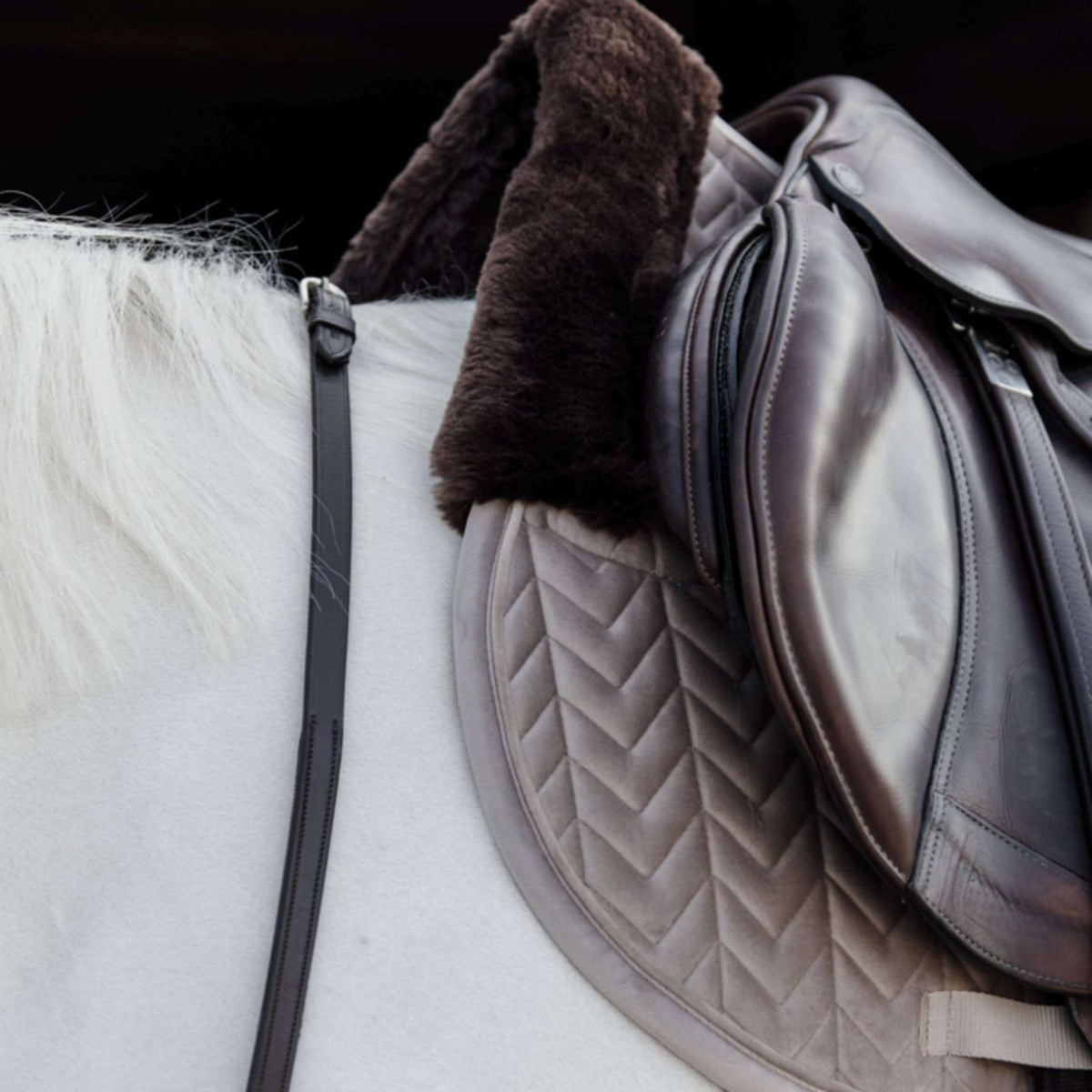 Kentucky Horsewear Mantilla Skin Friendly Velvet Springen Beige