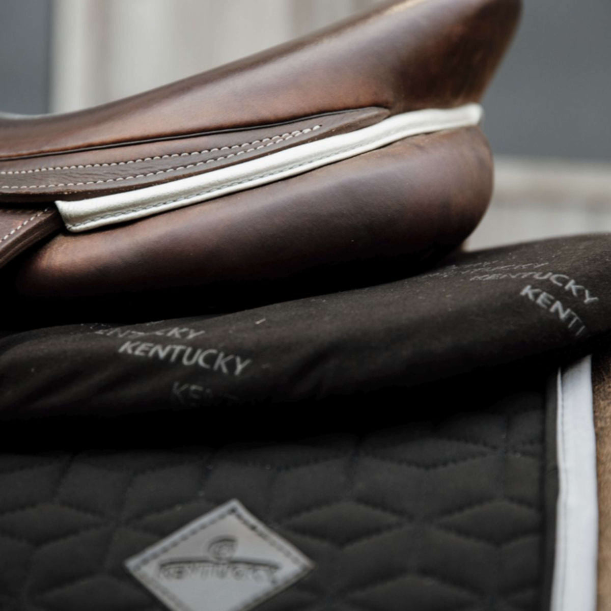 Kentucky Horsewear Mantilla Correction Impact Negro