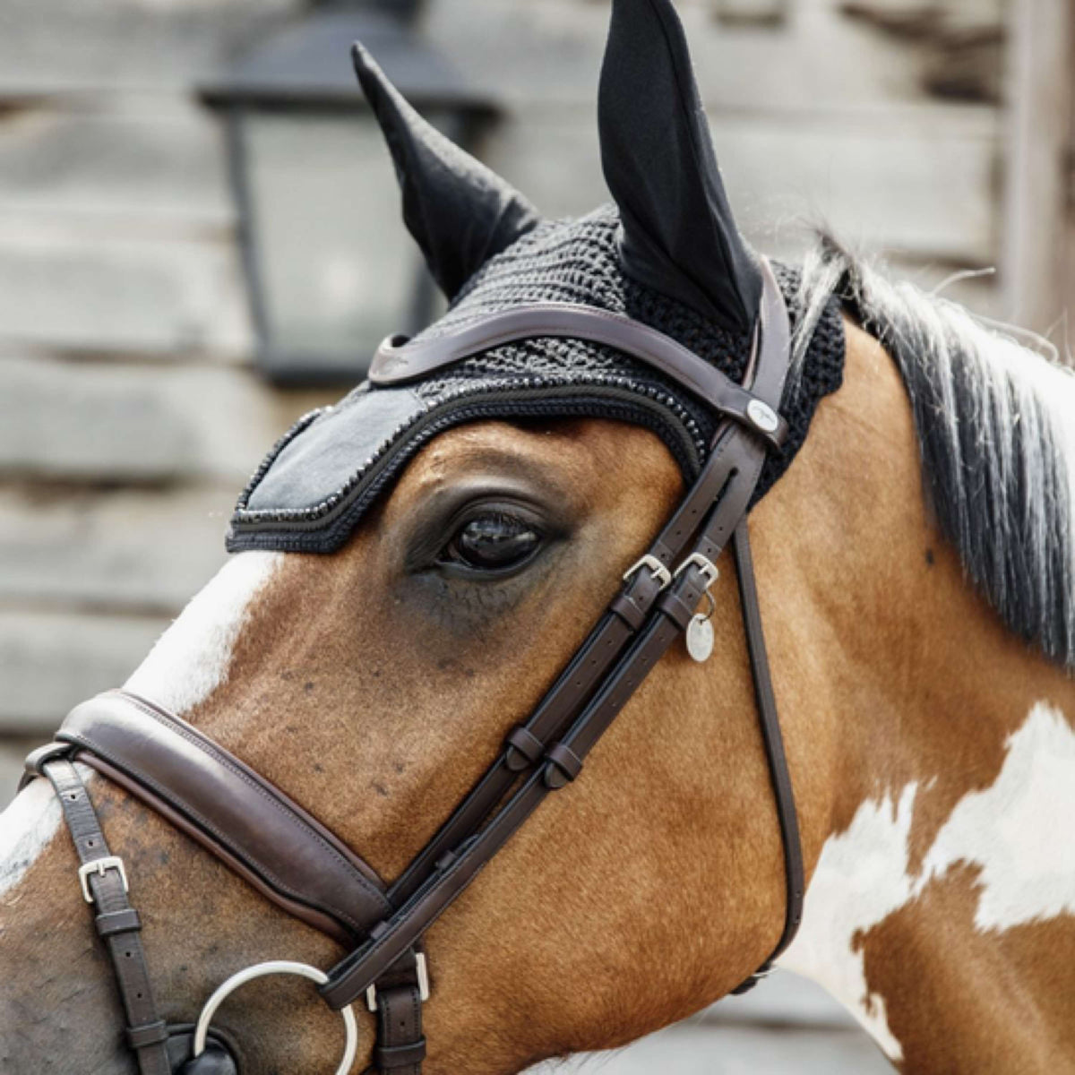 Kentucky Horsewear Bonete para Orejas Wellington Velvet Pearls Negro