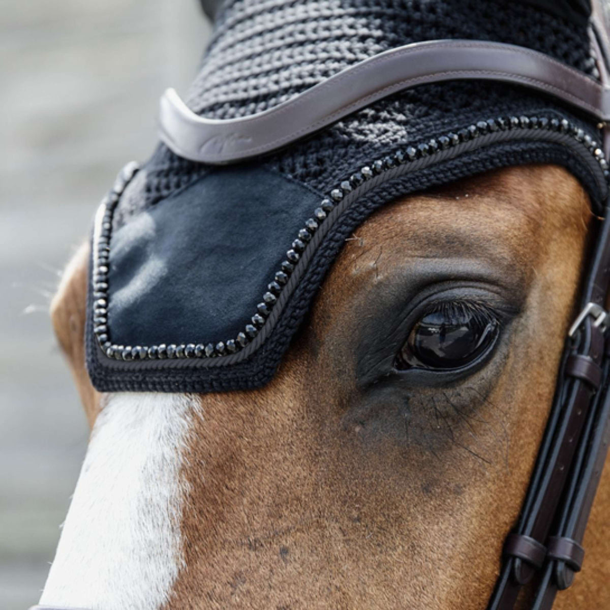 Kentucky Horsewear Bonete para Orejas Wellington Velvet Pearls Negro