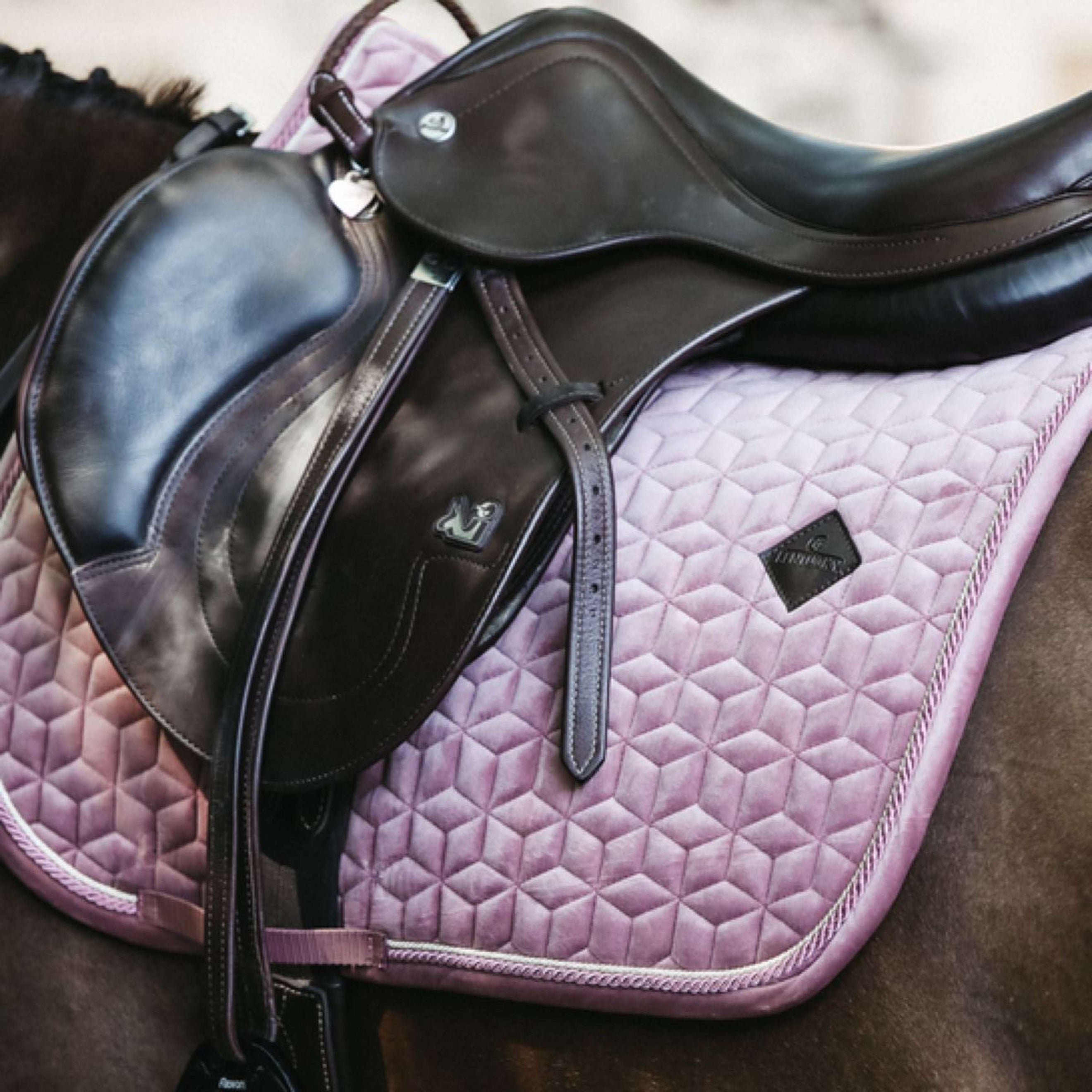Kentucky Horsewear Mantilla de resorte Velvet Old Rose Kentucky Horsewear Mantilla de resorte Velvet Old Rose