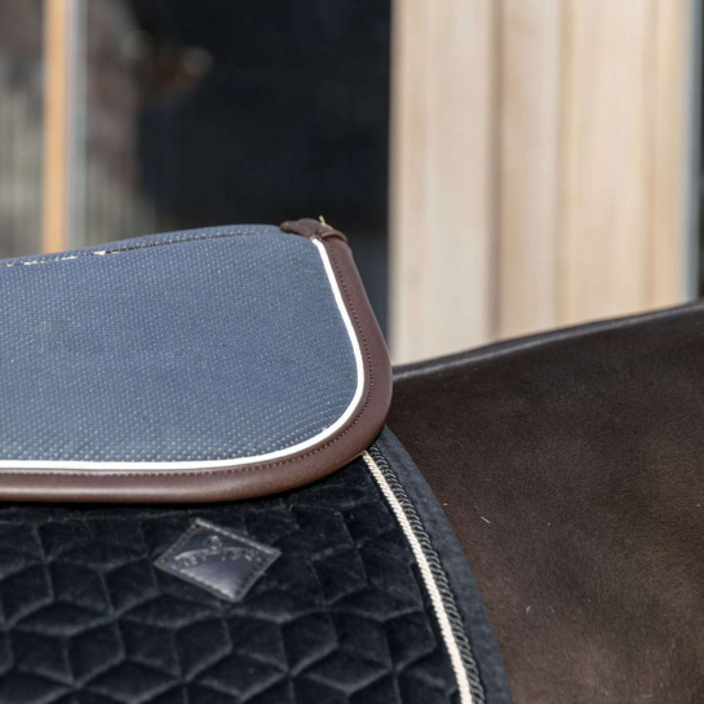 Kentucky Horsewear Mantilla Halfpad Absorción anatómica Navy/White/Brown