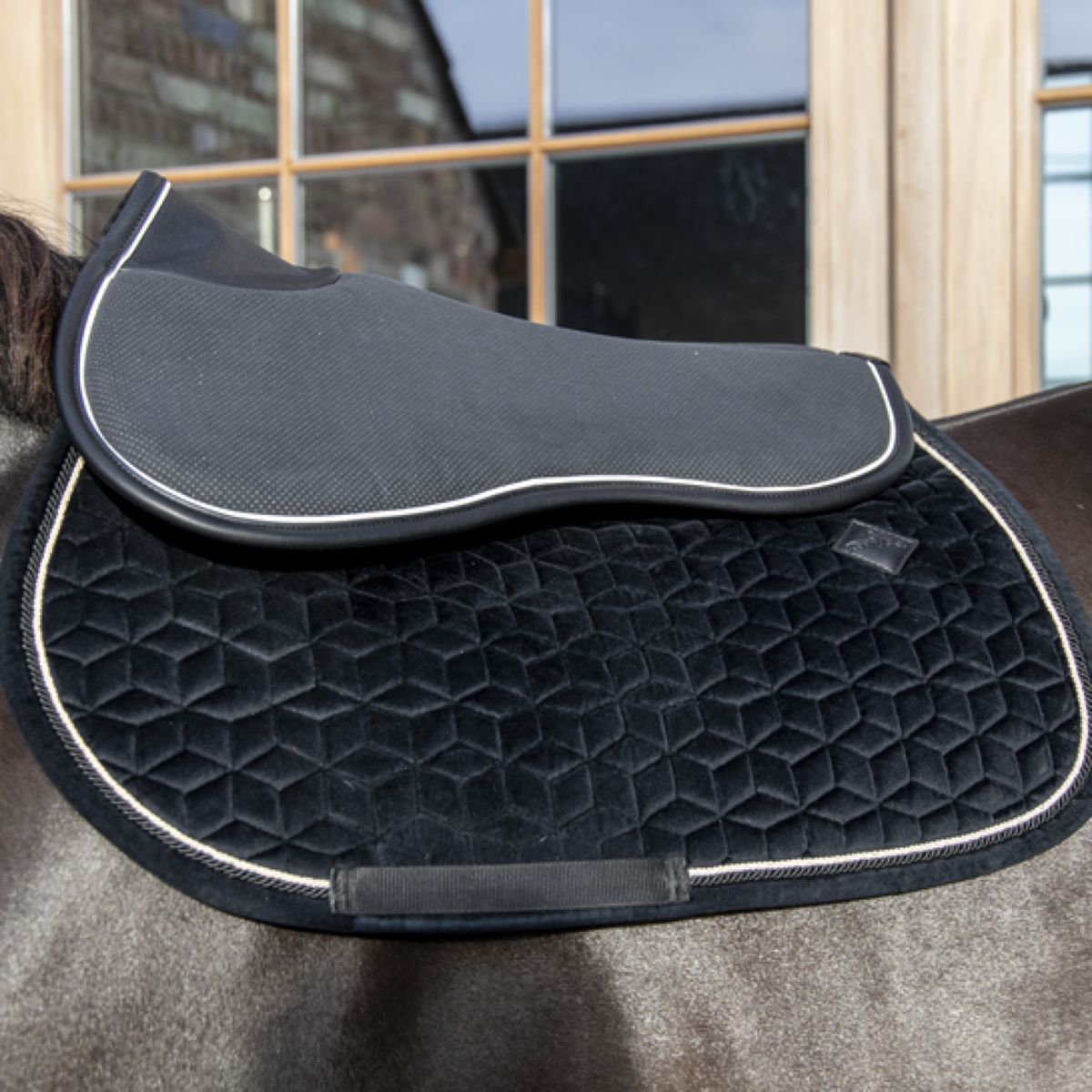 Kentucky Horsewear Mantilla Halfpad Negro/Blanco