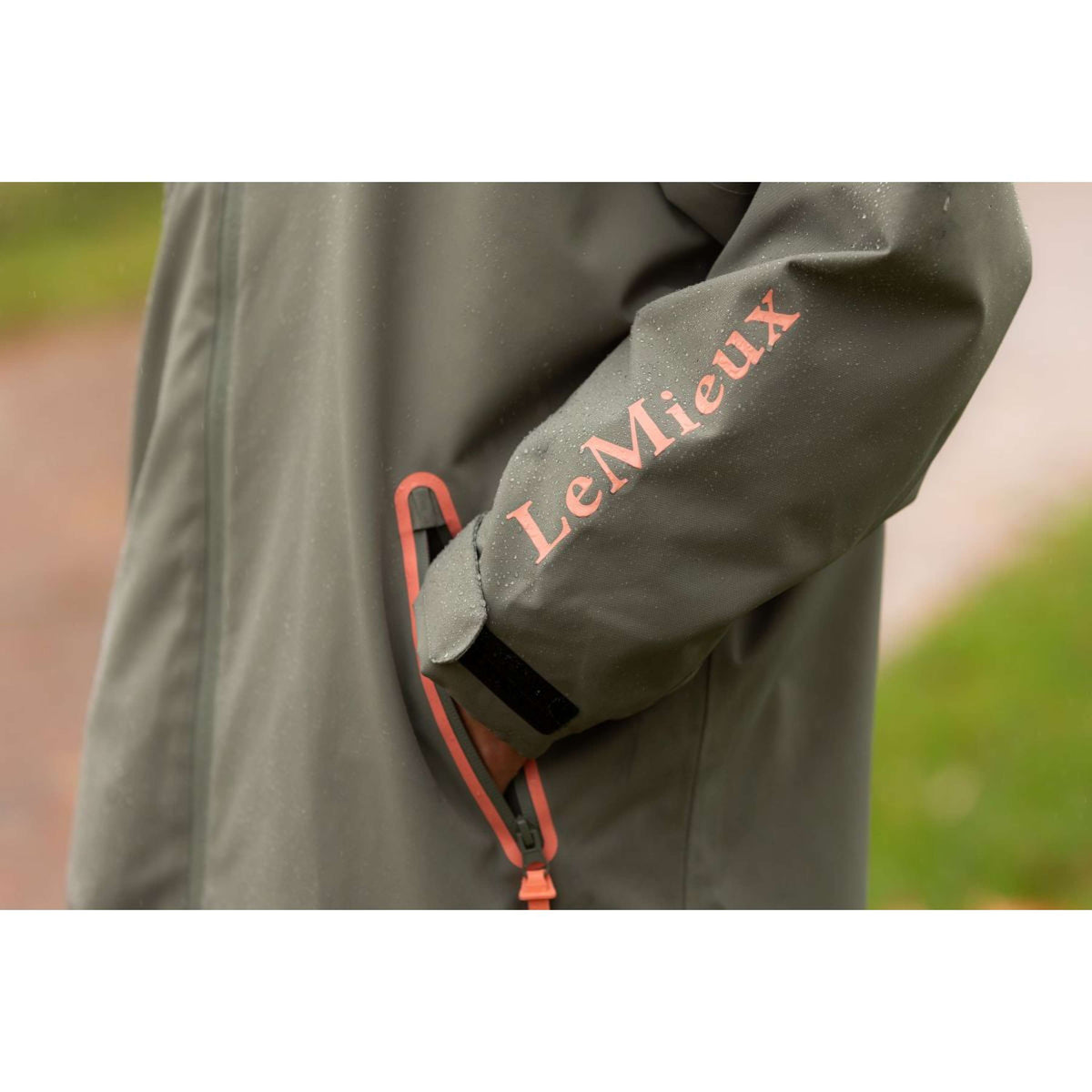 LeMieux Abrigo de lluvia Young Rider HydroShield Rosemary