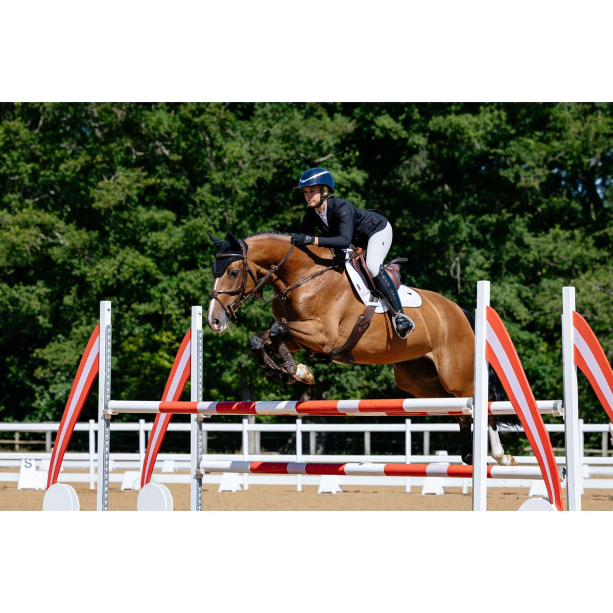 LeMieux Mantilla Loire Classic Square Close Contact Blanco