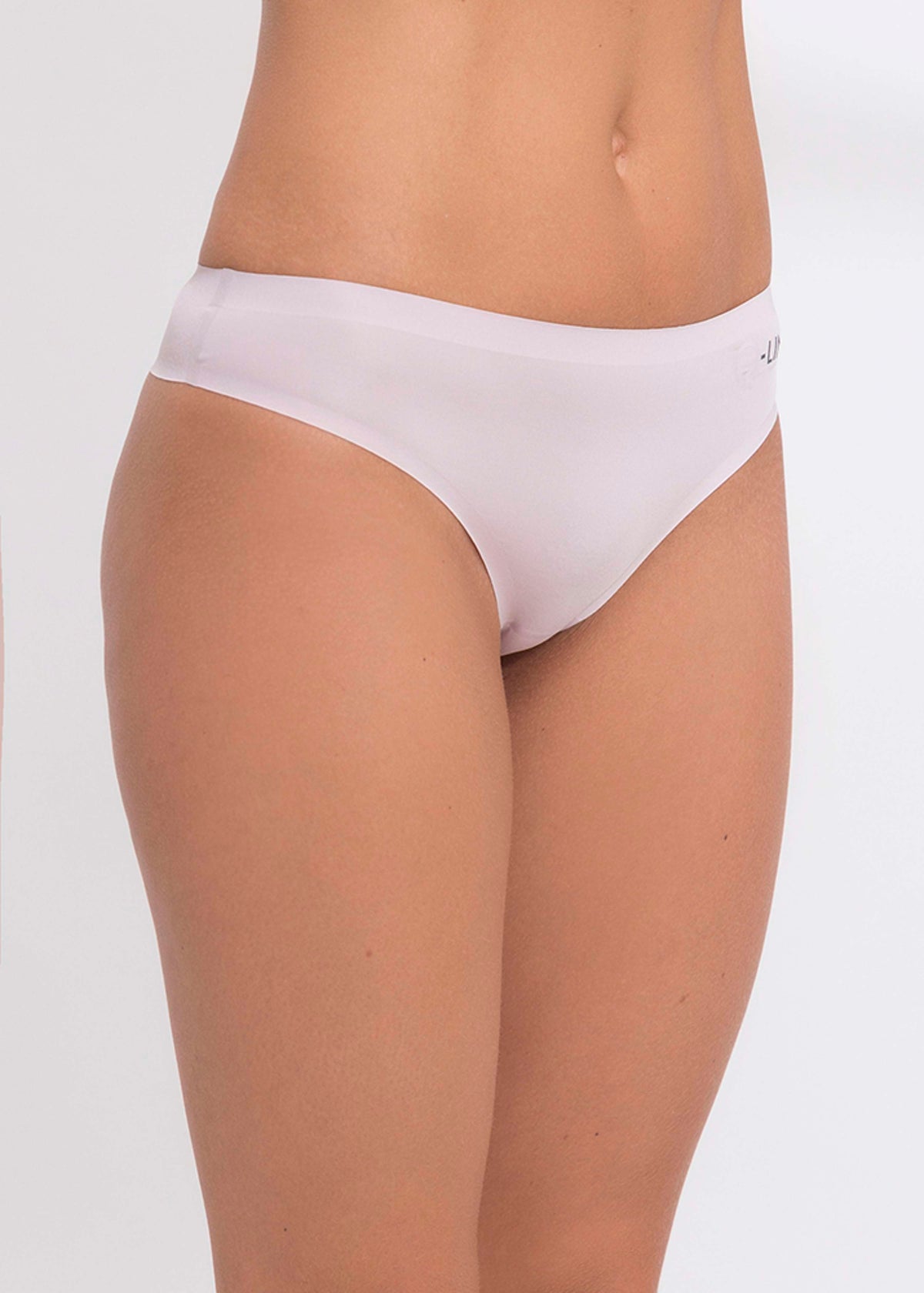 Q Linn Correa Violeta