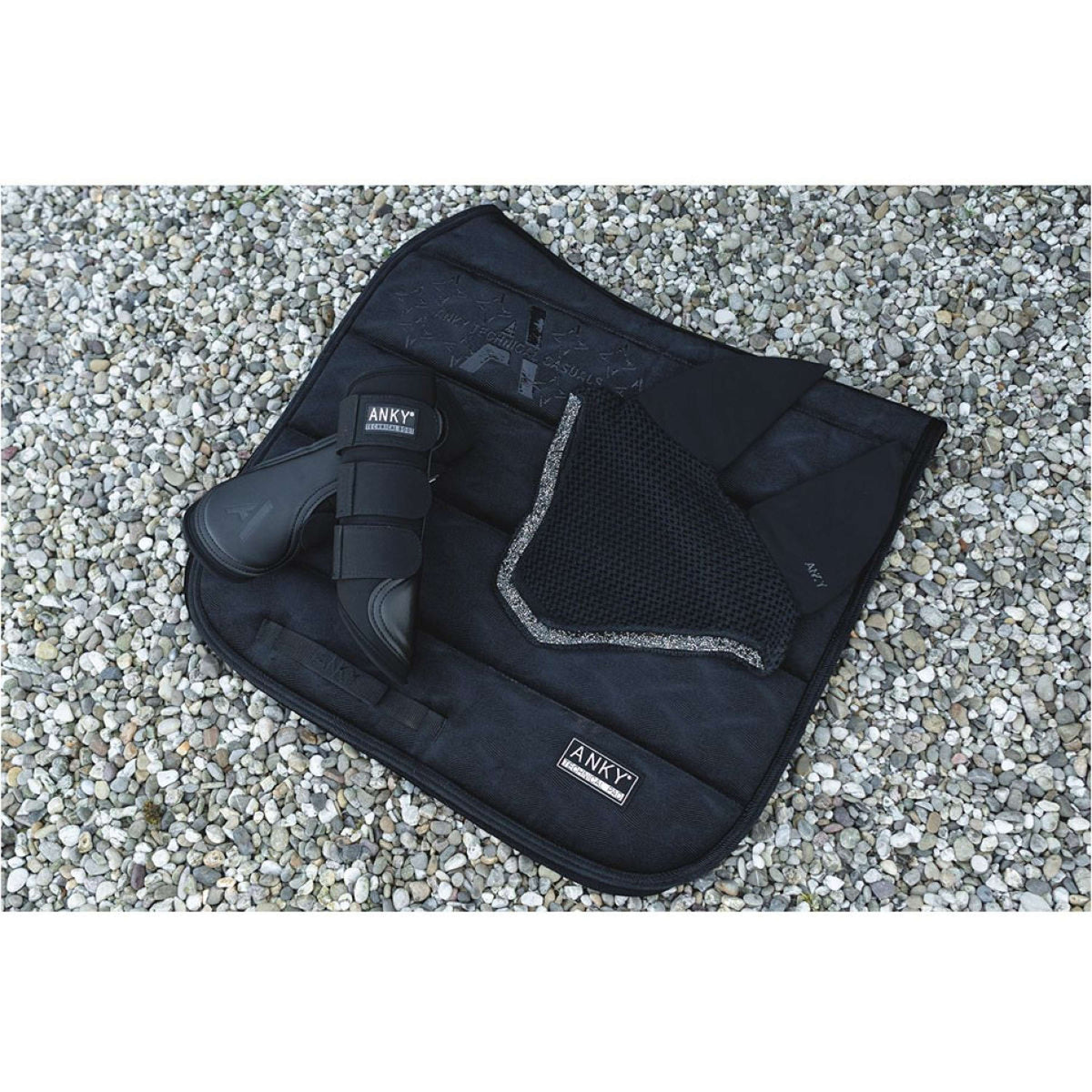 ANKY Mantilla Velvet Wave Doma clásica Negro