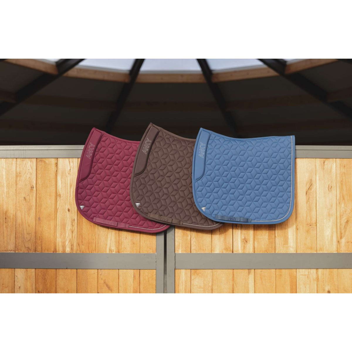 ANKY Mantilla AW25 Nylon Doma clásica Windsor Wine