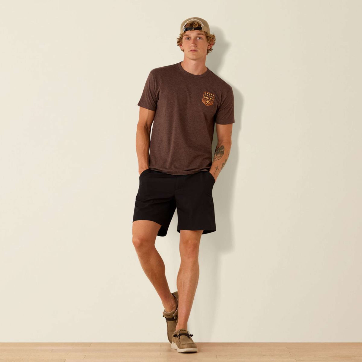 Ariat T-Shirt Strip Patriotic Badge Tee Hombres Brown Heather