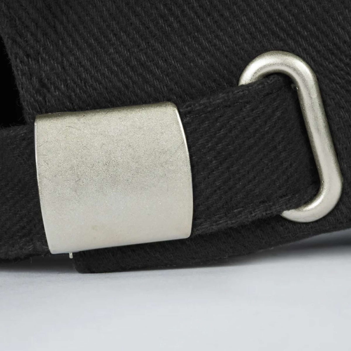 Back on Track Gorro Negro azabache