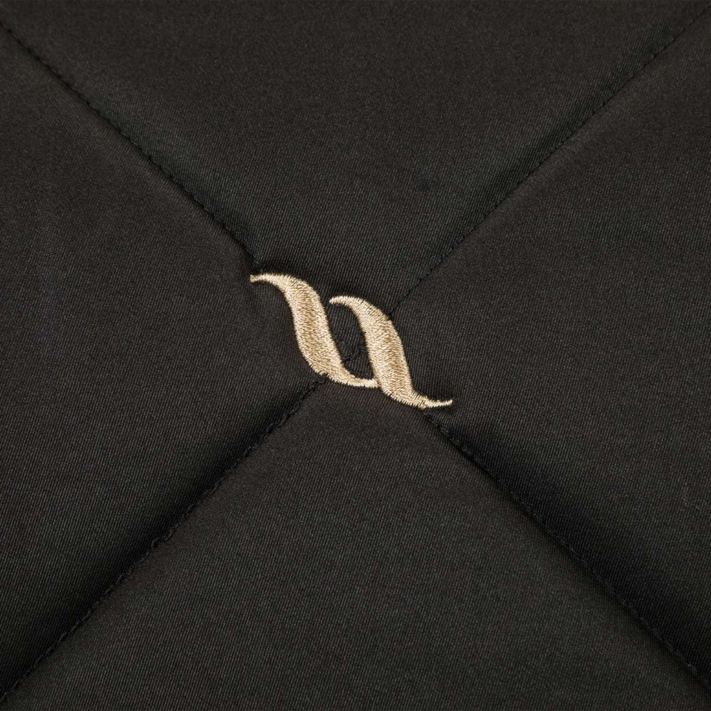 Back on Track Mantilla Nights Collection Saltando Negro