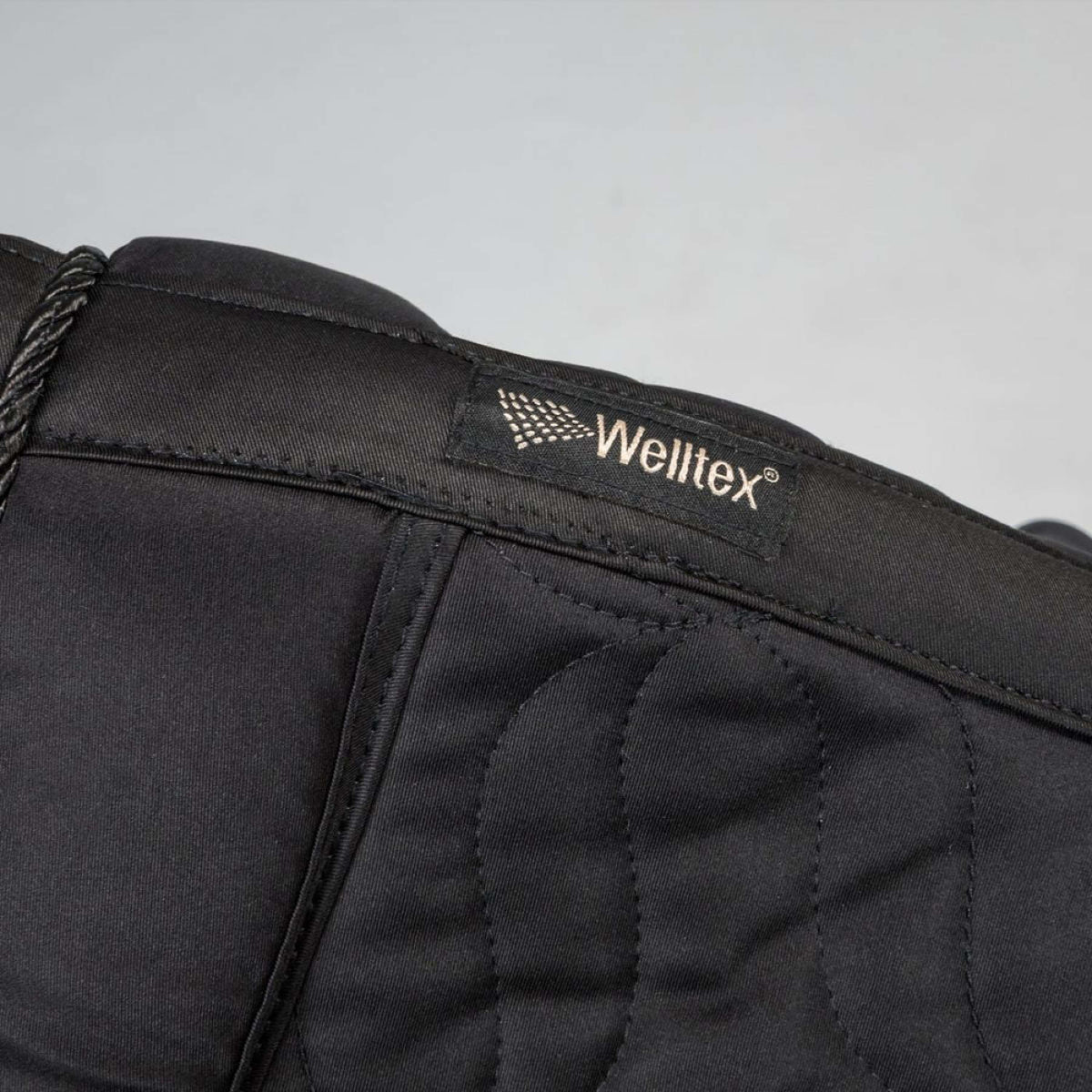 Back on Track Mantilla Deep Nights Springen Negro