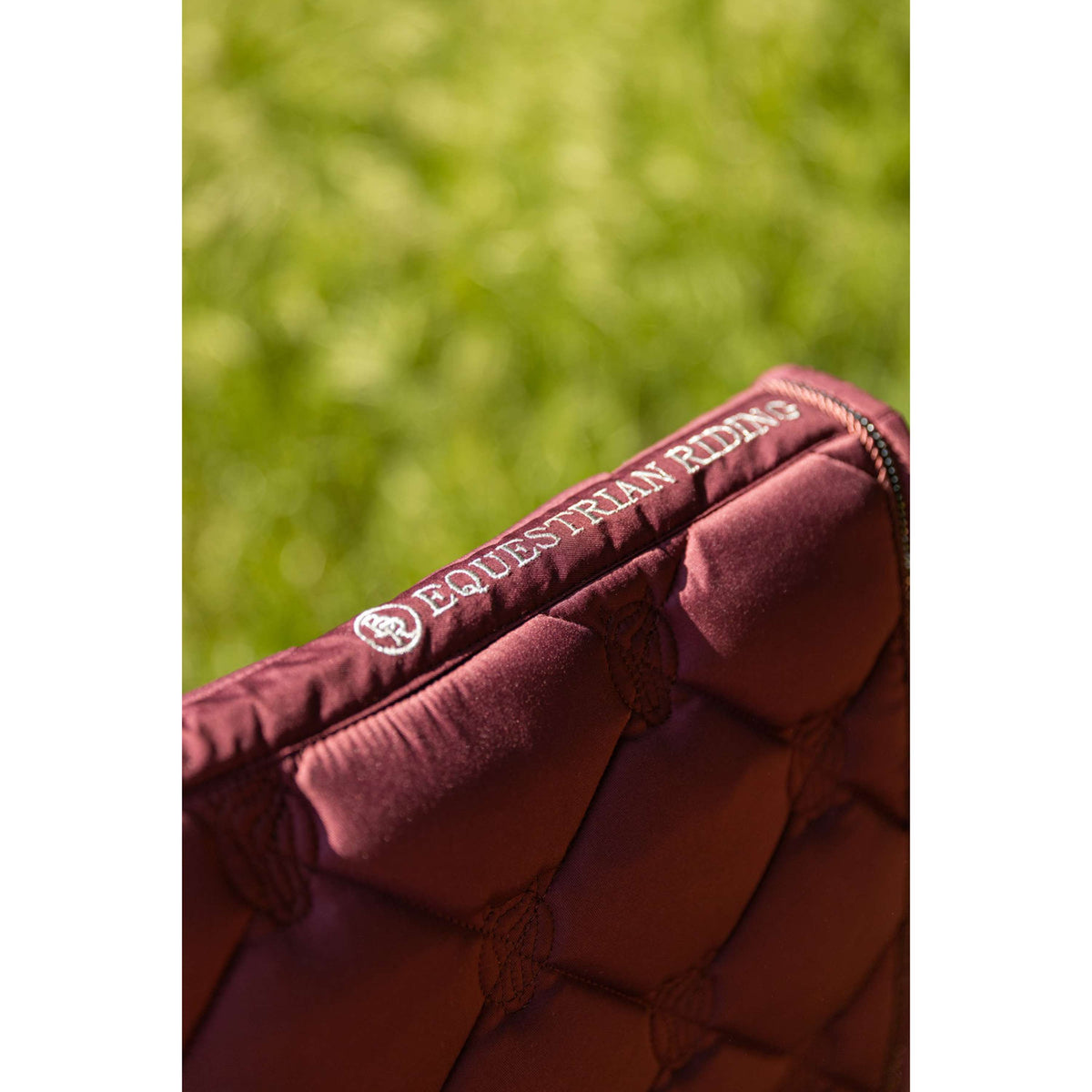 BR Mantilla Kato saltando New Maroon