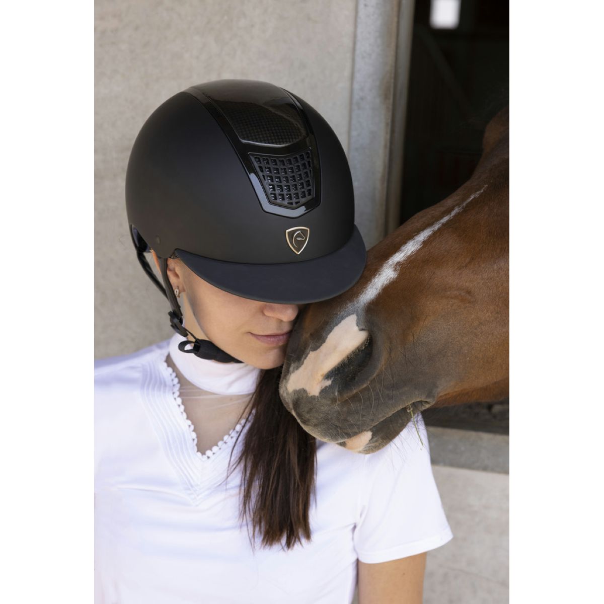 EQUITHÈME Casco Airy Negro/Carbono