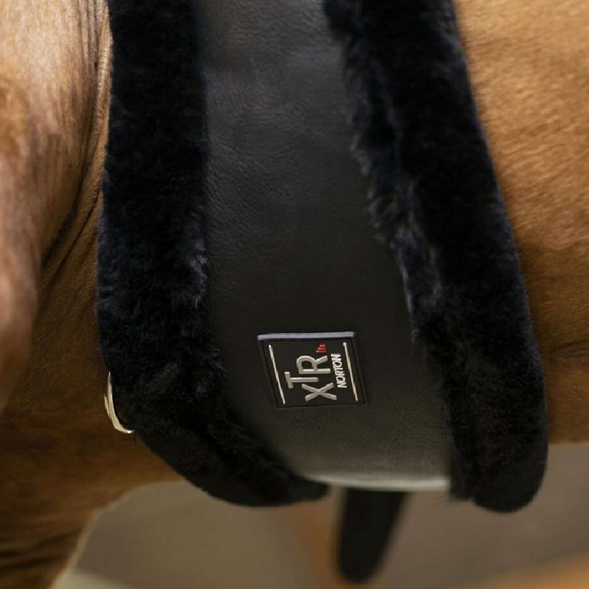 Norton Cincha XTR con Piel de Oveja Sintética Corta Negro
