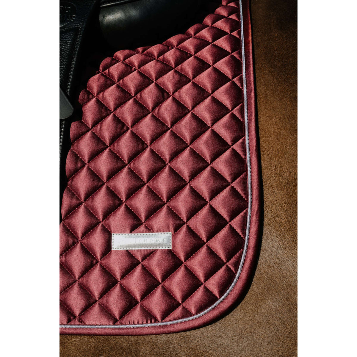 EQUITHÈME Mantilla Nacre Doma clásica Bordeaux