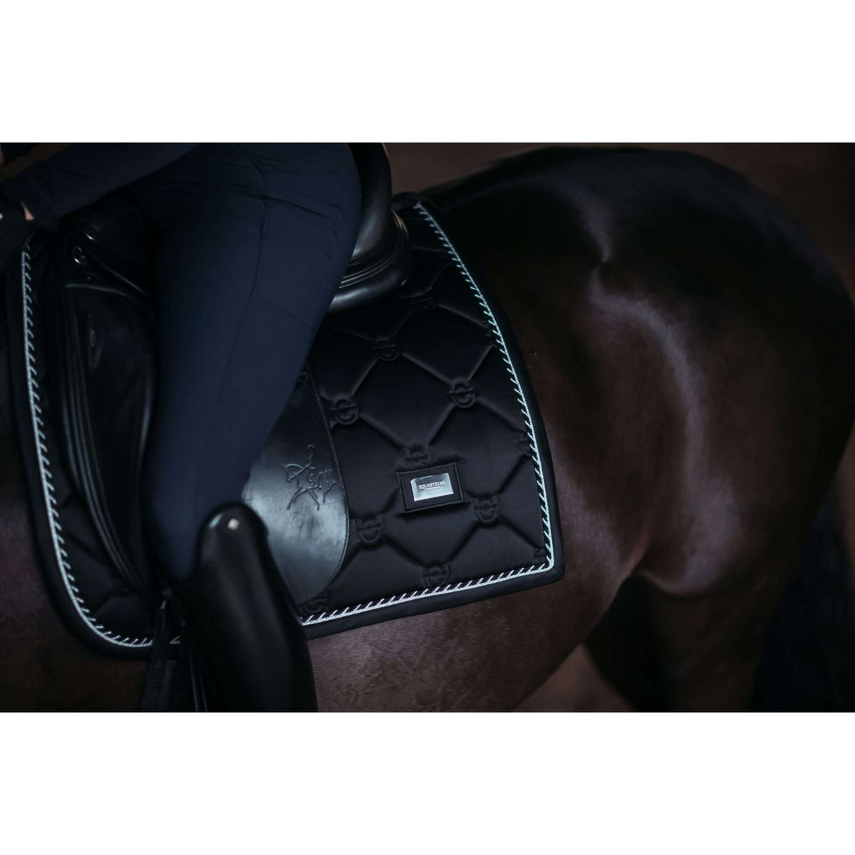 Equestrian Stockholm Mantilla Doma clásica Edicion Negra