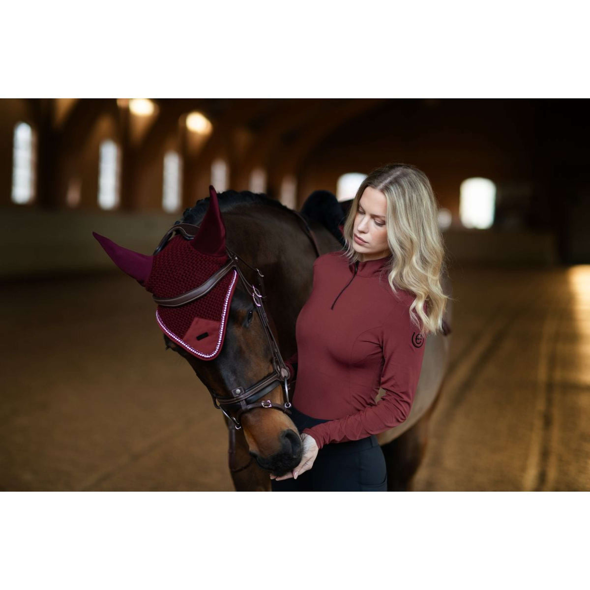 Equestrian Stockholm Bonete para Orejas Modern Crystal Bordeaux